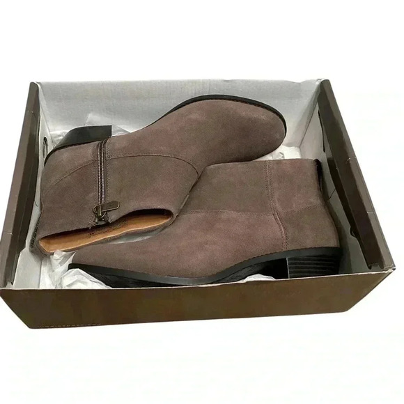 Size 9.5 Vionic Joy Zadie Suede Ankle Boot in Griege (Gray/Beige) Block Heel NIB - Picture 1 of 9